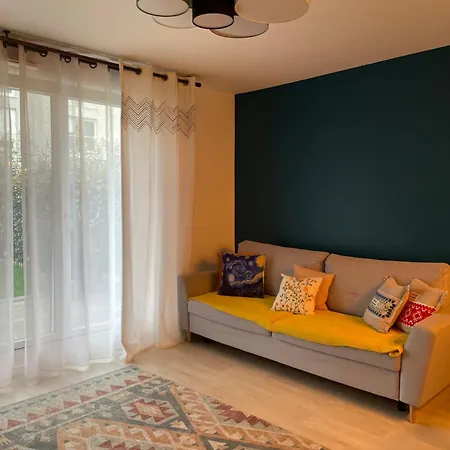 Sweet Apartment *